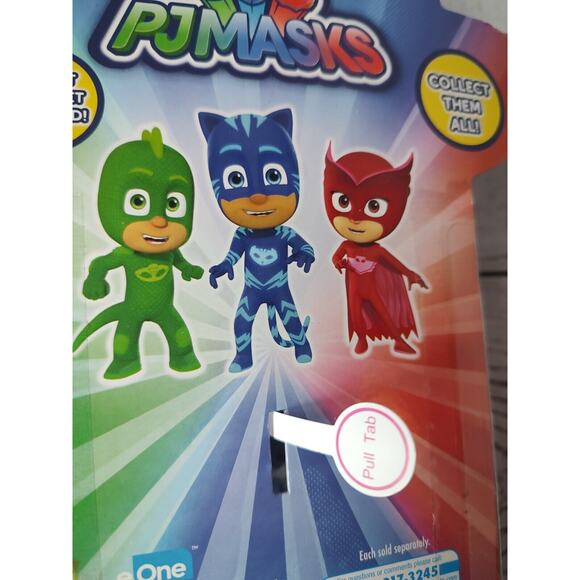 PJ Masks Catboy Light Up Figure with Amulet Wristband NEW Age 3+ - Picture 4 of 5
